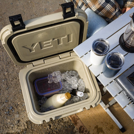 YETI Yeti Roadie 24 2.0 Hard Cooler Tan